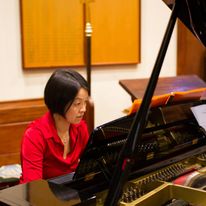 Kana Takahashi playing the piano - Profile Image